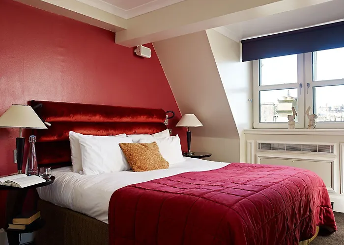 The Scotsman Hotell 4*