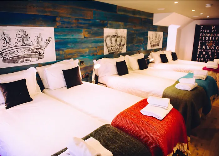 Stay Central Hotel מלון