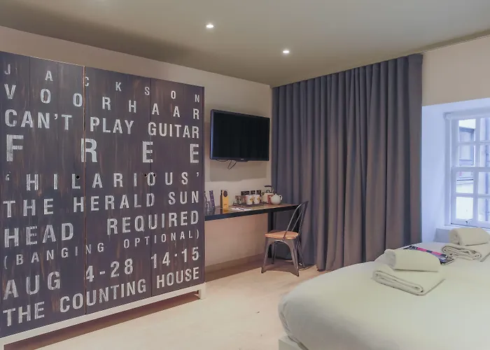 Stay Central Hotel מלון 3*