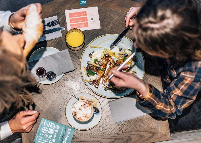 Stay Central Hotel מלון 3*