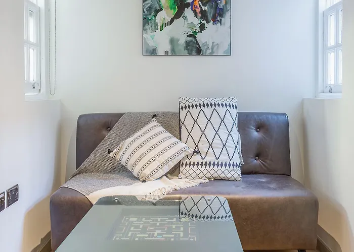 Stay Central Hotel 3*