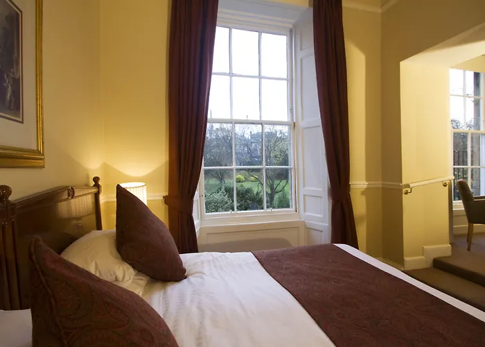 Royal Scots Club Hotel