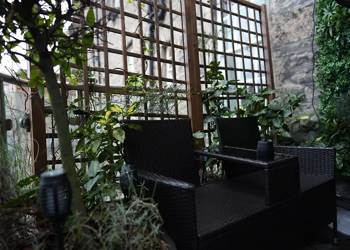 Royal Scots Club Hotel 3*