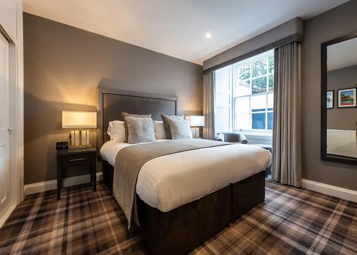 Royal Scots Club Hotel