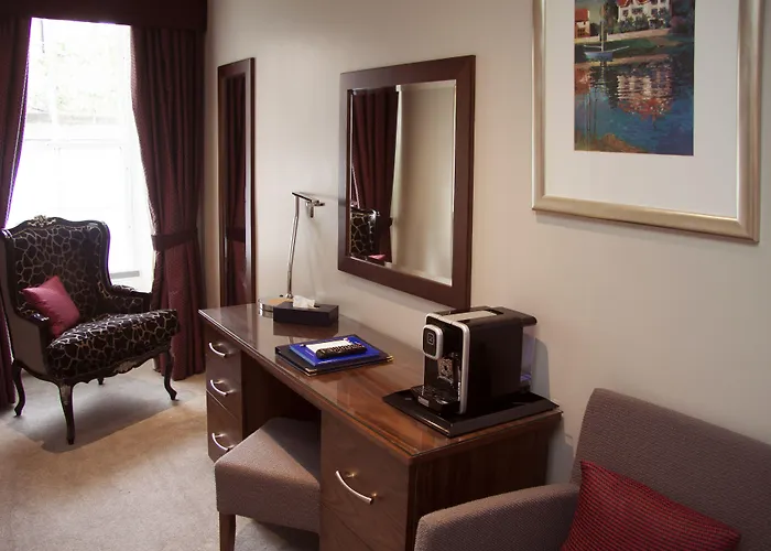 Royal Scots Club Hotel