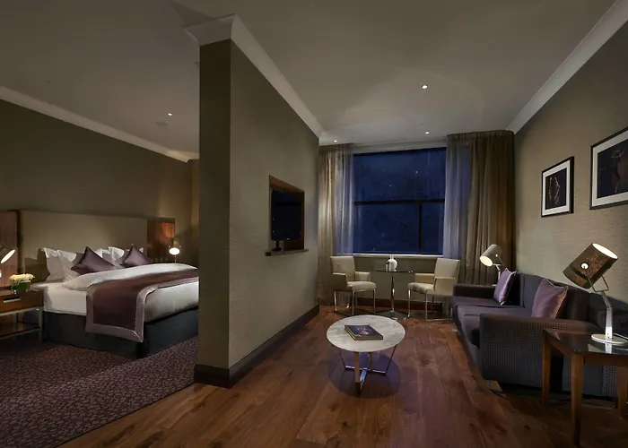 The Glasshouse, Autograph Collection Hotel 5*