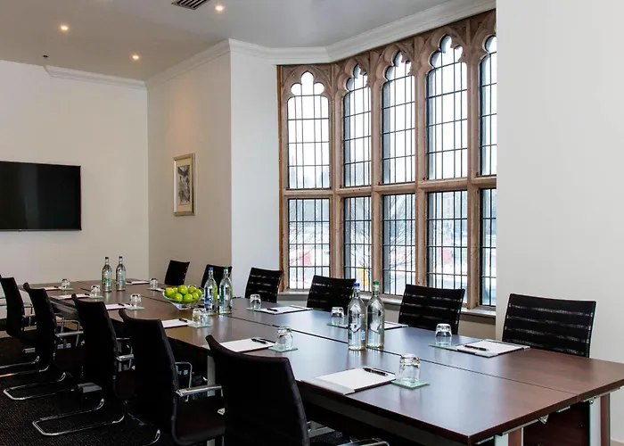 The Glasshouse, Autograph Collection Hotel 5*