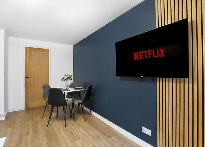 Murano 2 Bedroom - * אדינבורו