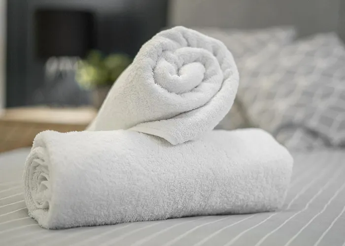 Murano 2 Bedroom - * אדינבורו