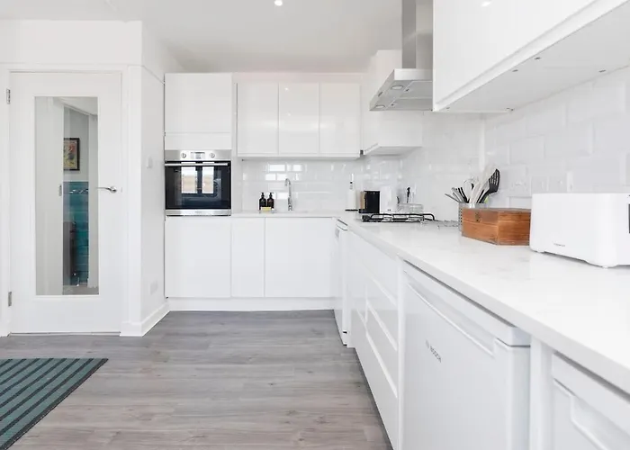 Leith's Bright Abode * Edinburgh