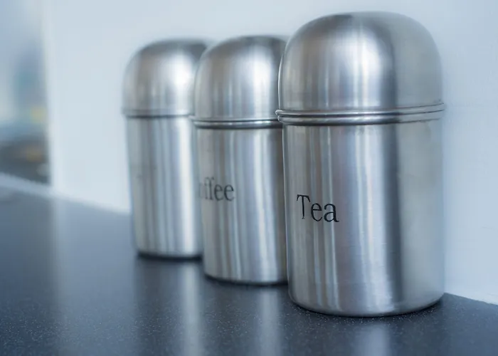 מלון דירות Ocean Serviced 4*