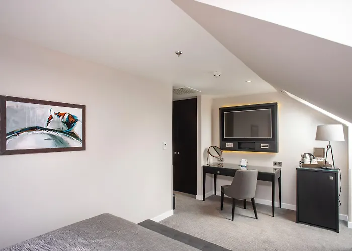 Hill Place Hotel 4*
