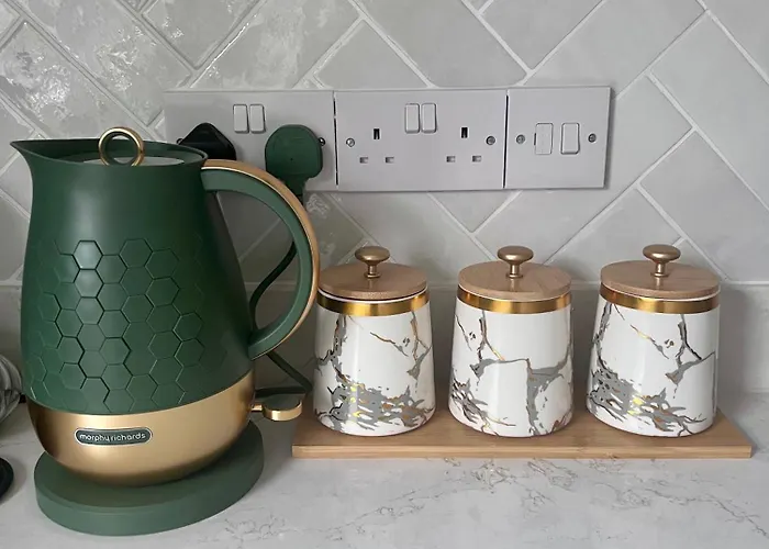 Centre House - 5 Bedrooms - Sleeps 9 - Parking Casa vacanze