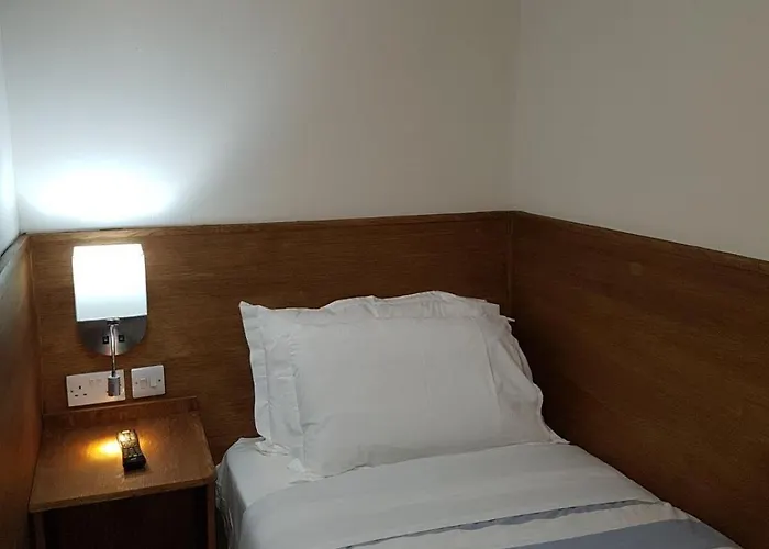Cambridge House 3* Edinburgh