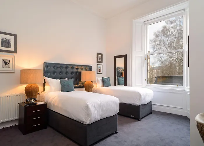Hotell Black Ivy 4*