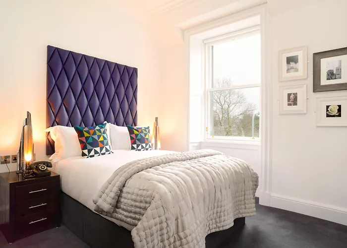 Hotell Black Ivy 4*