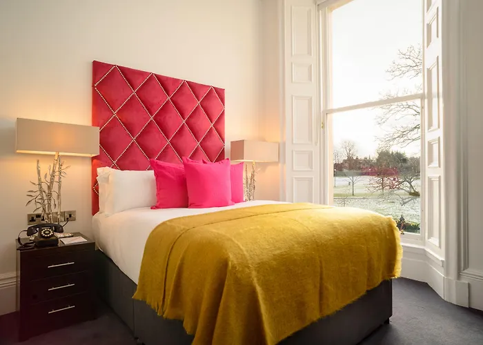 Black Ivy 4* Edinburg