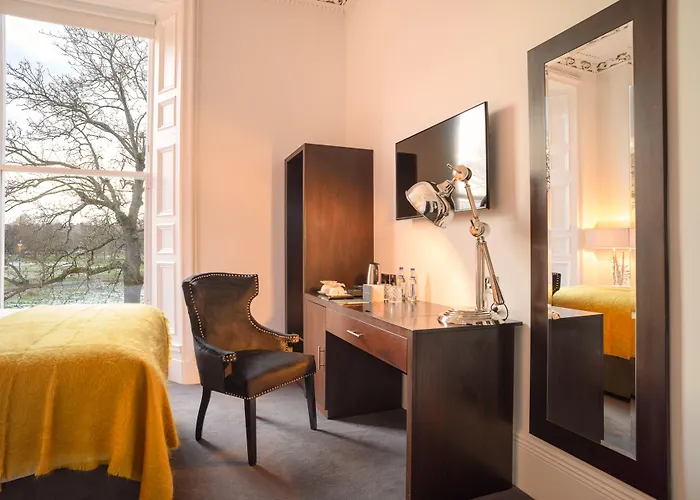 Black Ivy 4* Edinburg