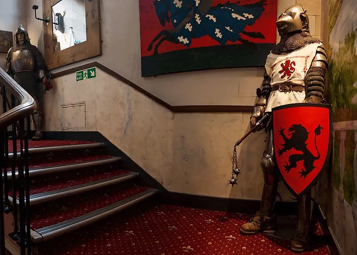 Castle Rock - Adults Only Hostel *