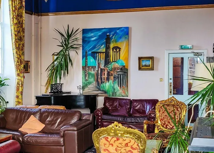 Castle Rock - Adults Only Hostel *