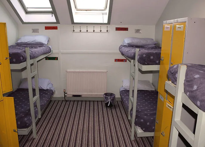 High Street - Over 18s Only, Backpackers Atmosphere (adults Only) * Эдинбург