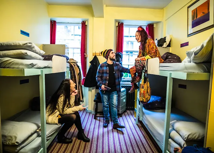 High Street - Over 18s Only, Backpackers Atmosphere (adults Only) Хостел Эдинбург