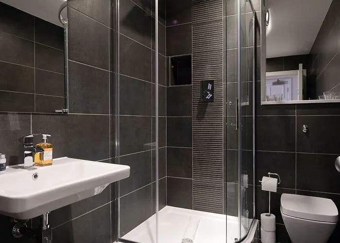 Destiny Scotland - Q-residence * Edinburgh