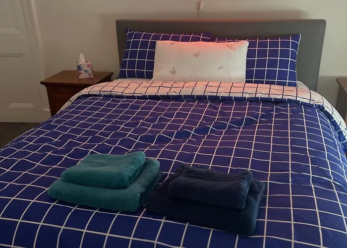 Entire Victorian House 2br - 4 Guests *