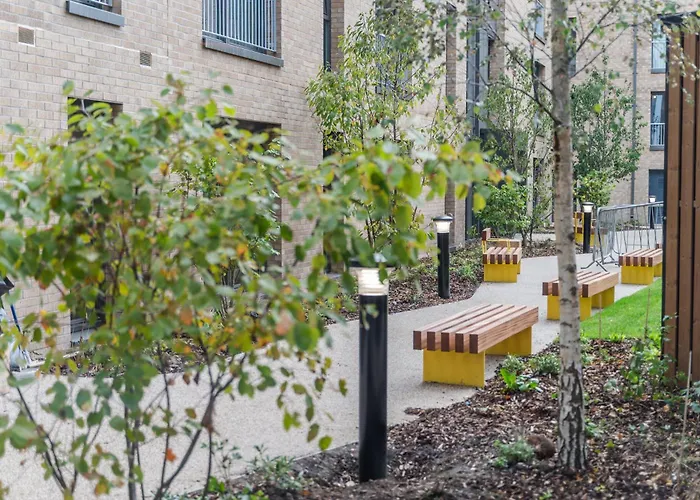 Destiny Student - Burnet Point אדינבורו