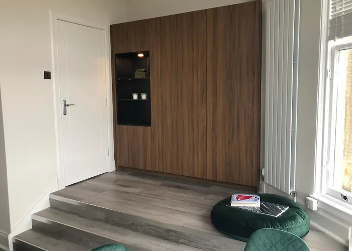 Charming West End Flat * 爱丁堡