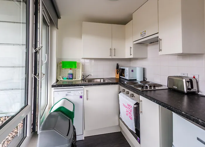 Destiny Student - Murano Apartman Edinburgh
