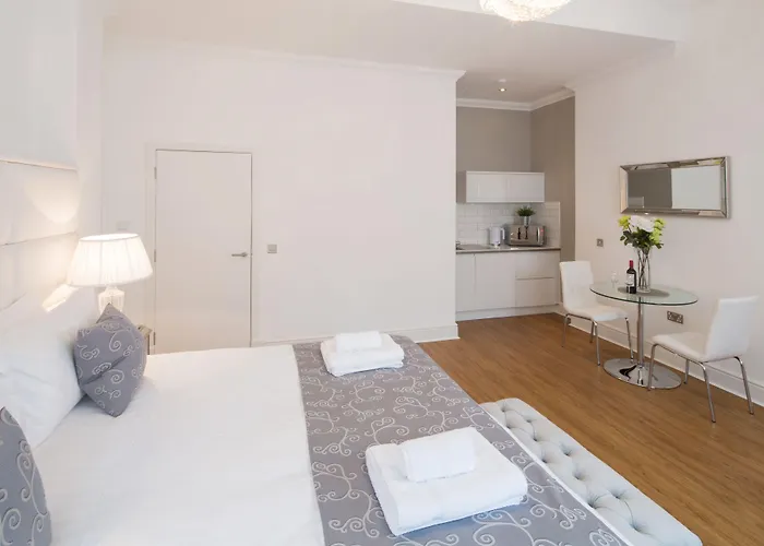 Castle Апарт-отель