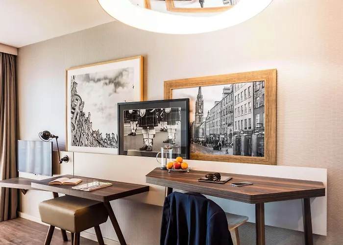 Adagio Royal Mile Aparthotel 4*