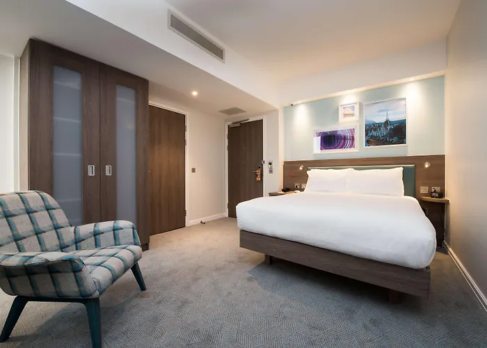 Hotel Hampton By Hilton West End