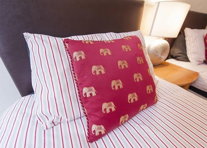 Apartment Writers View, Royal Mile