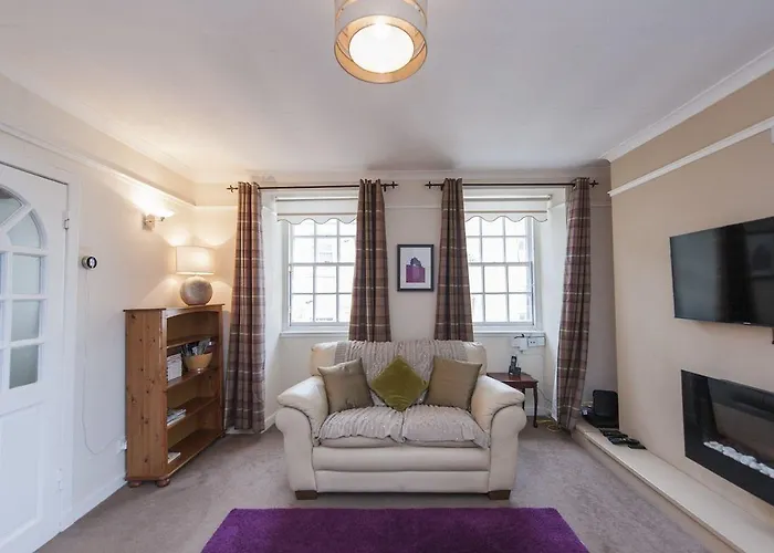 Writers View, Royal Mile Apartment