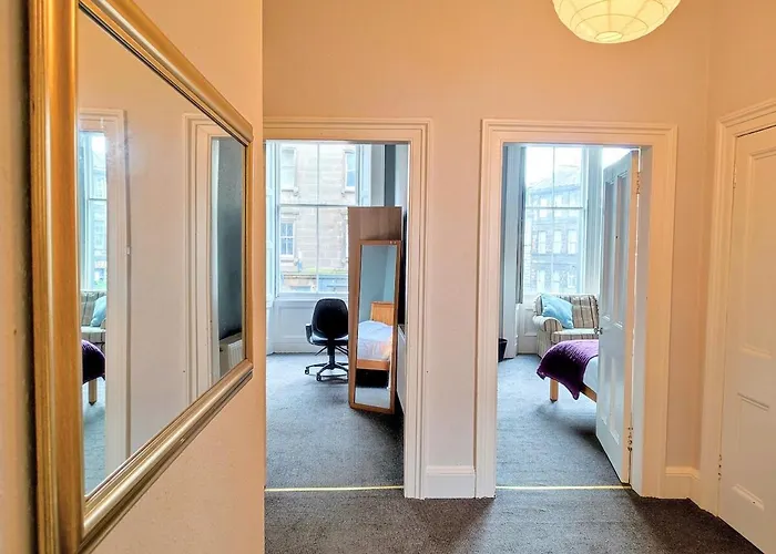 Lovely Festival Flat شقة إدنبرة