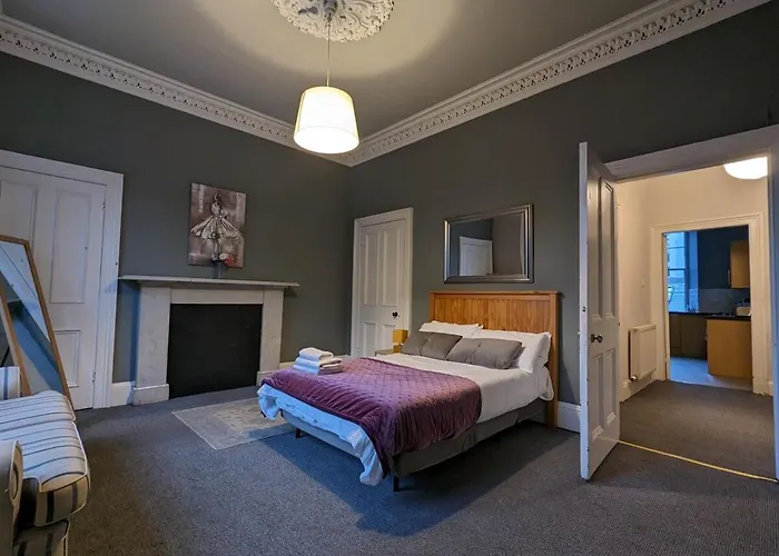 Lovely Festival Flat شقة إدنبرة