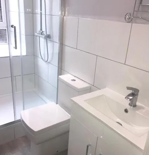 شقة Elm Row Spacious And