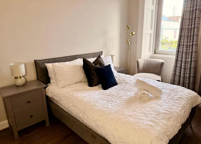 Immanuel House - Modern Luxury Victorian 1872 - Free Parking & Superfast Fibre Optic Wifi *