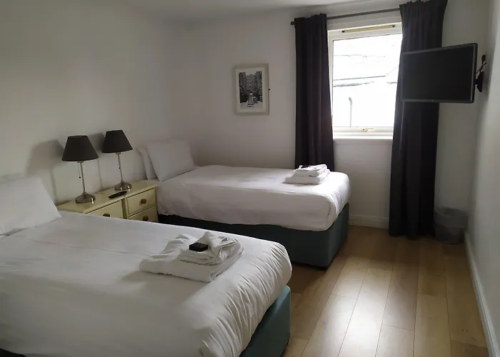 Edinburgh Aparthotel מלון דירות