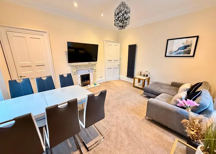 Georgian Luxury - Fast Broadband Wifi - Parking Available Apartment *