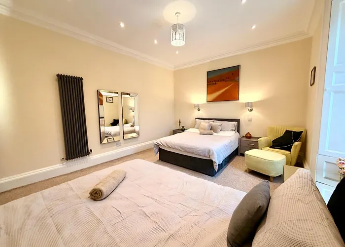 Georgian Luxury - Fast Broadband Wifi - Parking Available Apartment *