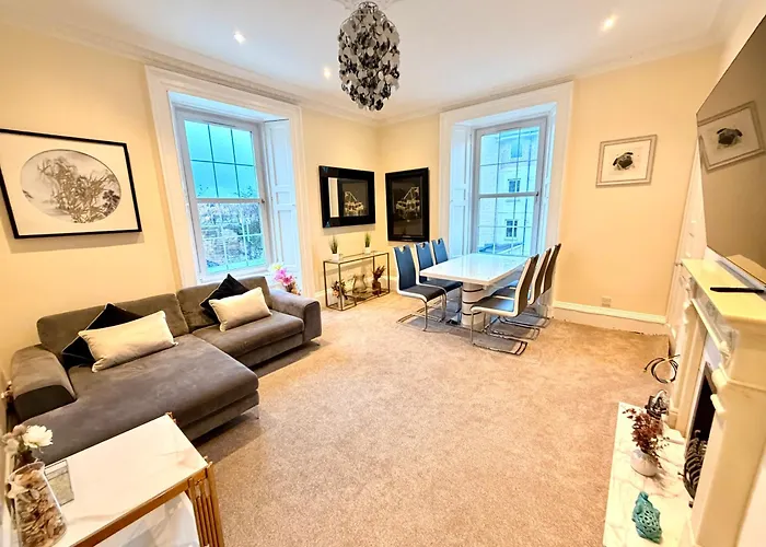 Georgian Luxury - Fast Broadband Wifi - Parking Available