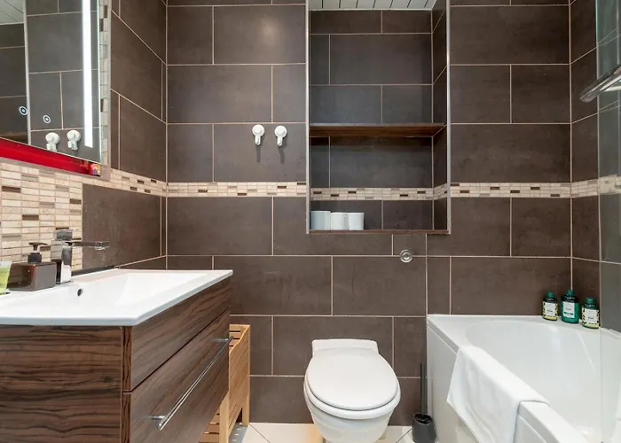 Modern 2-bdr Flat In - Pass The Keys