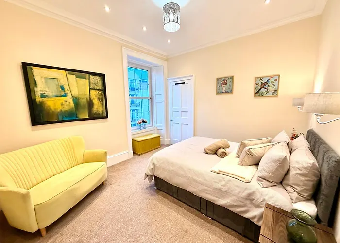 Georgian Luxury - Fast Broadband Wifi - Parking Available