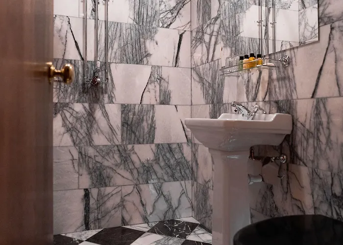 House Of Gods Royal Mile 4* Edimburgo