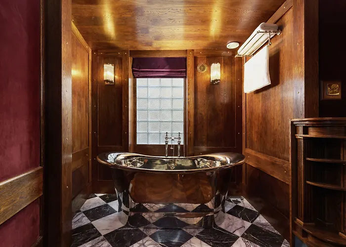 Hotell House Of Gods Royal Mile 4*