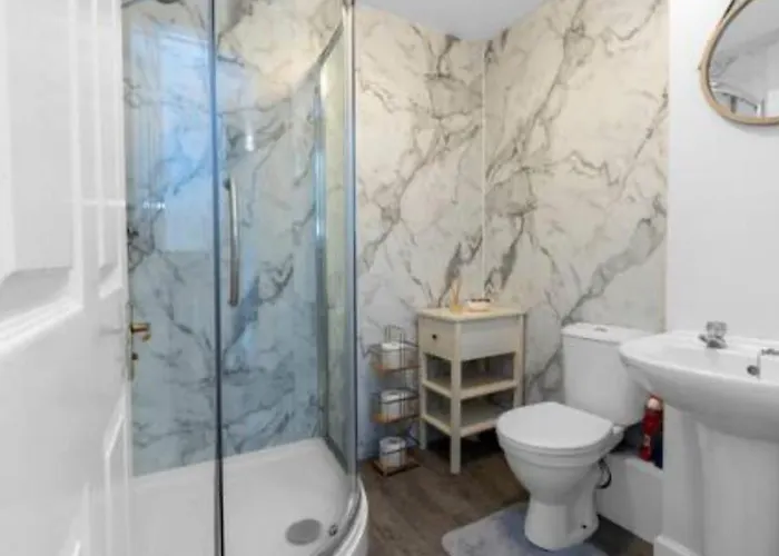 2 Bedroom In Apartment *