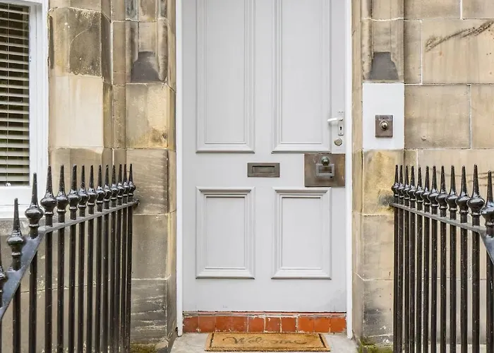 Apartment Maindoor Private Entrance